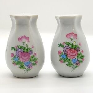 Vintage Ceramic Floral Painted Tiny Salt And Pepper‎ Shakers Farmhouse Decor